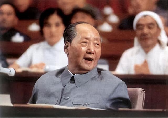 周恩来去世，主席两度落泪却截然不同，一次无声，一次嚎啕大哭