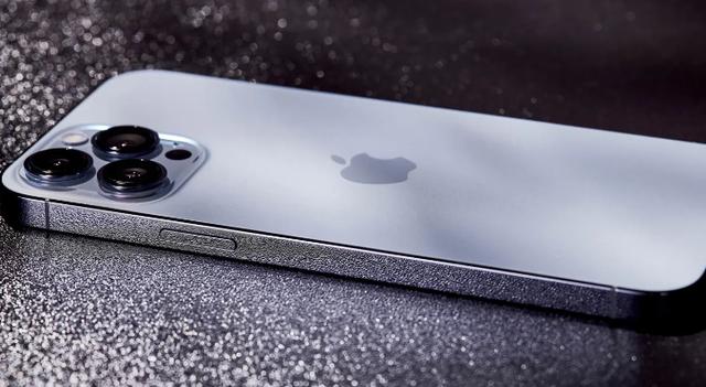 买一台iPhone13Pro，美国人需要5.9天，瑞士只要4天，中国呢？