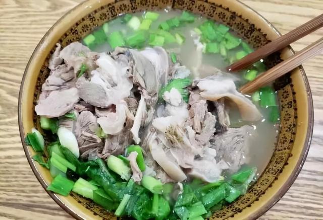 寒冬吃什么最养人？冬季食补多吃这“6宝”，滋阴润燥，开胃健脾