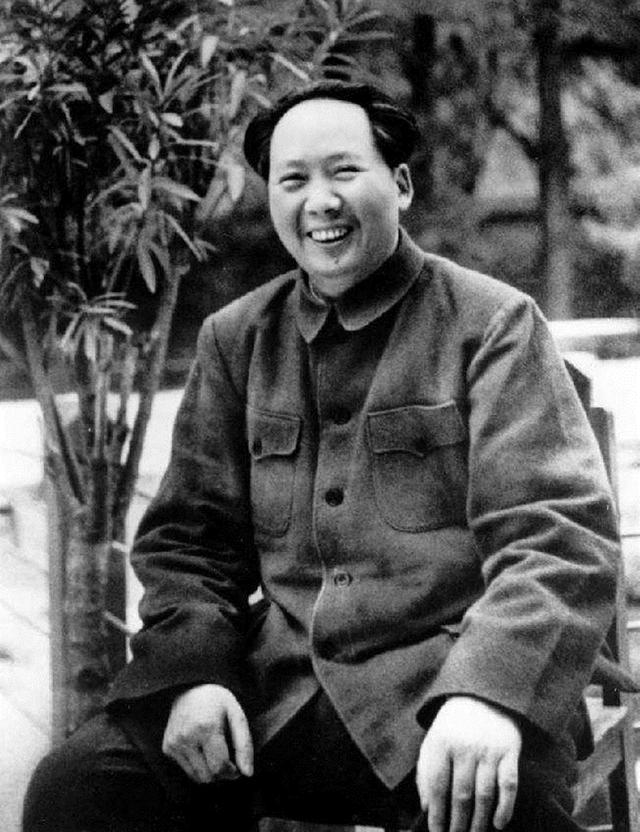 齐白石赠画毛泽东，酒后又意欲“抢回”，主席：画上有我的名字