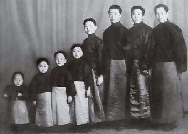 张作霖在皇姑屯被炸死后，留下了8个儿子，结局都如何？