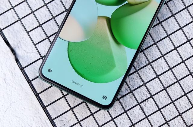 12GB+512GB，开卖半个月仍供不应求，天玑9000新旗舰定价良心