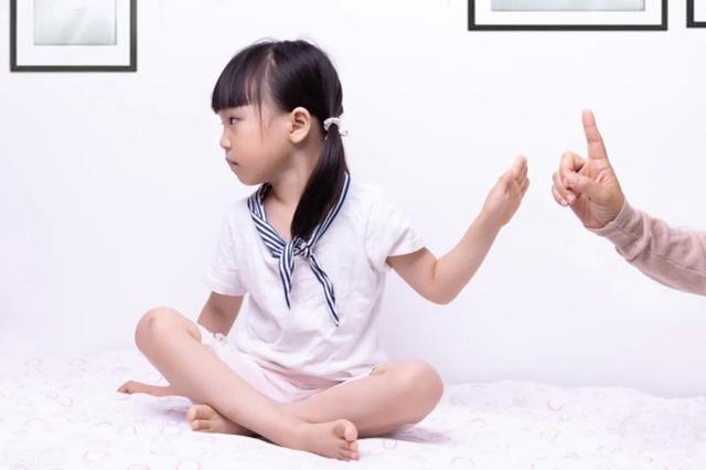 爱孩子是母鸡都会做的事，我们除了爱还应学会教