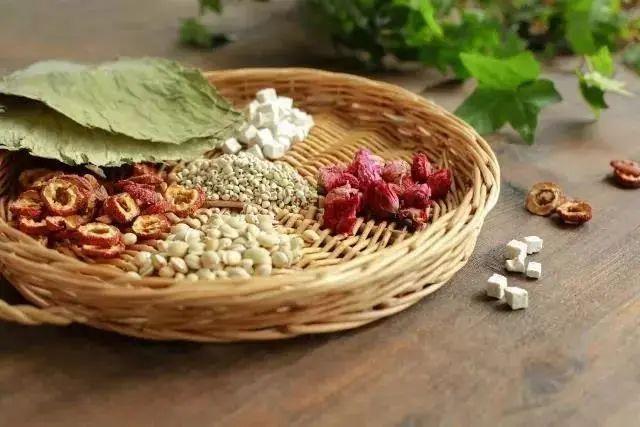 百味本草｜千年茯苓，为什么苏辙和慈禧太后都爱它？