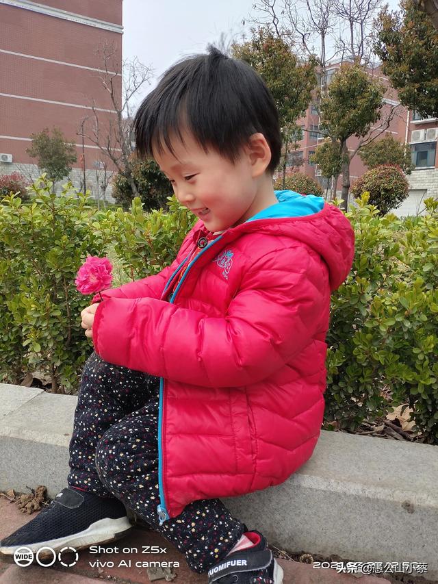 今天宝宝你三周岁了，从2斤到32斤，你就是我们最大的幸福