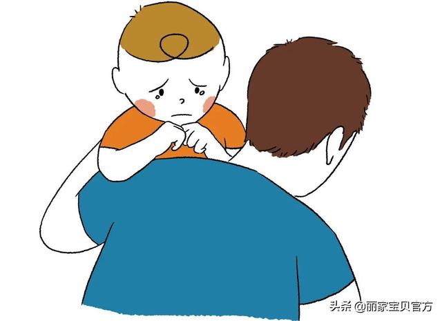 挠痒痒逗宝宝玩，你以为他是真开心吗？真相是你想多了