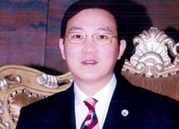 董卿富豪老公失联破产，赴美生子跌落神坛，如今小两口怎么样了？