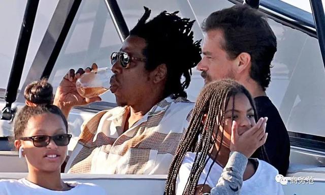 45岁“硅谷第一单身汉”辞任CEO：精英鲜肉为啥变中年“糙汉”？