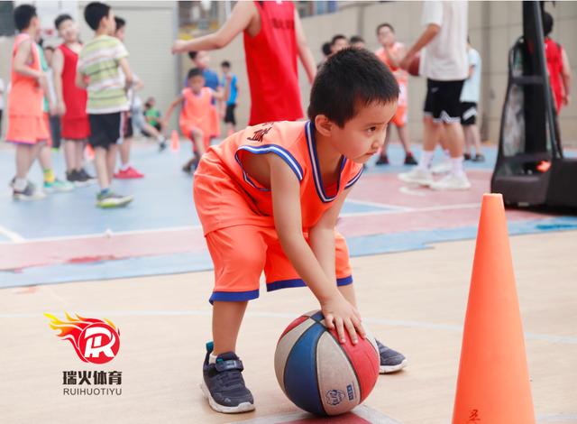 少儿篮球对儿童身心发展的益处