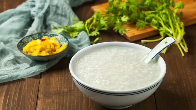 得了糖尿病就要和粥说拜拜？掌握这几点，血糖才不会太“放肆”