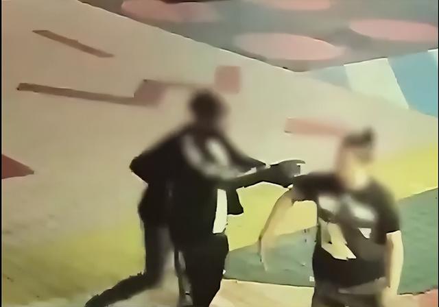 驻韩美军酒驾肇事暴打民众，警察不敢管，韩国人：把我们当殖民地
