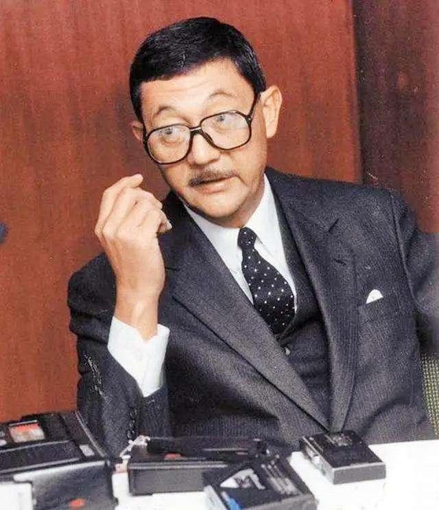 蒋经国如何掌握特务组织？中统元老流放美国养鸡，军统毛人凤更惨