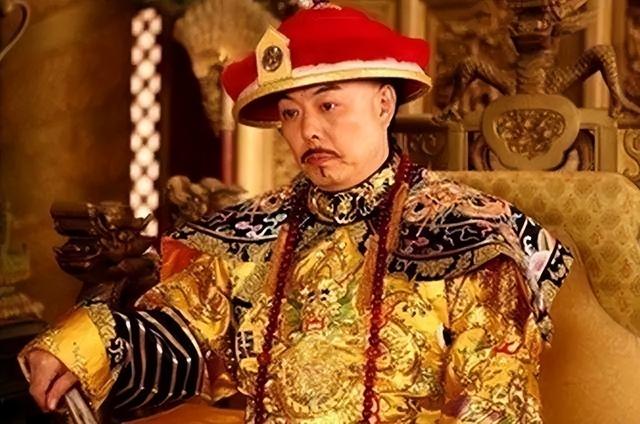 雍正去浙江视察，见大臣亲自给灾民发粥，回京后立刻举荐他升职