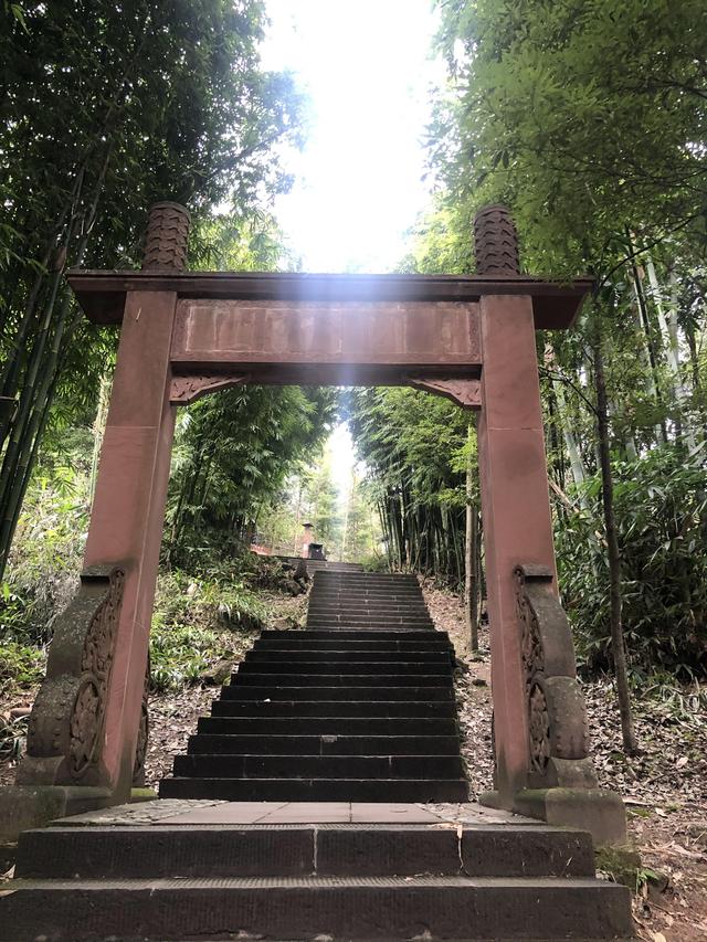 一不小心又成了夜遊~周末街子古鎮康道徒步到光嚴禅院~腳都走麻了