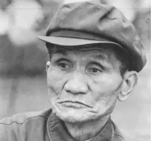 被关十四年的“疯老头”，唯一从白公馆成功逃脱的人，他叫韩子栋