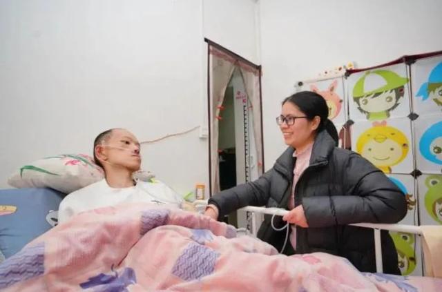 【生活提醒】快充？闪充？一字之差区别很大！别让手机提前报废