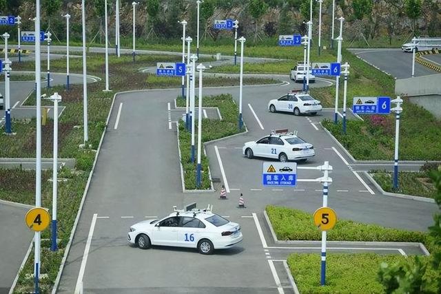 4月1日，驾考迎来“1+4”新规，车管所：难度降低，拿证快至1天