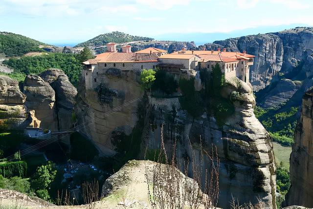 希臘深度遊：卡蘭巴卡、接近天堂的秘境 天空之城（Meteora）