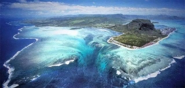 62年前，2名探险家抵达马里亚纳海沟，在海底9千米听到敲门声