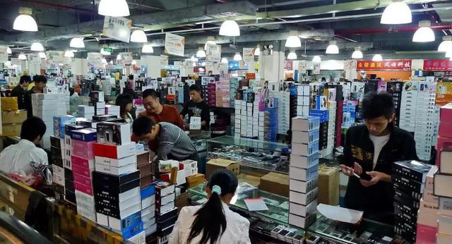 从满大街都是到亏本退出，手机卖场为何出现“倒闭潮”？