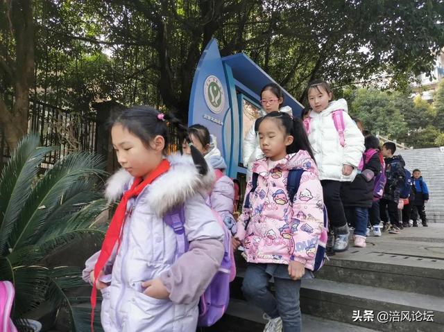 终于等到你！直击涪陵各大学校开学报名第一现场