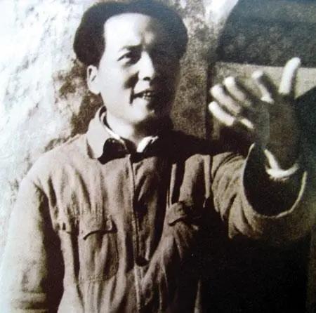马步芳妄图死守六盘山，解放军四百门大炮炸烂其美梦