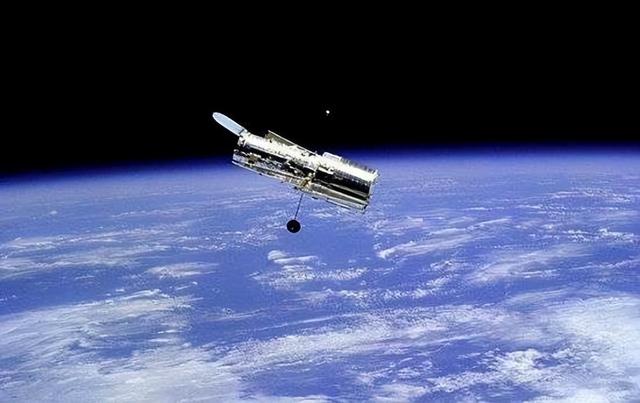 最遥远的恒星，距离地球280亿光年，为何光传到地球只用129亿年？