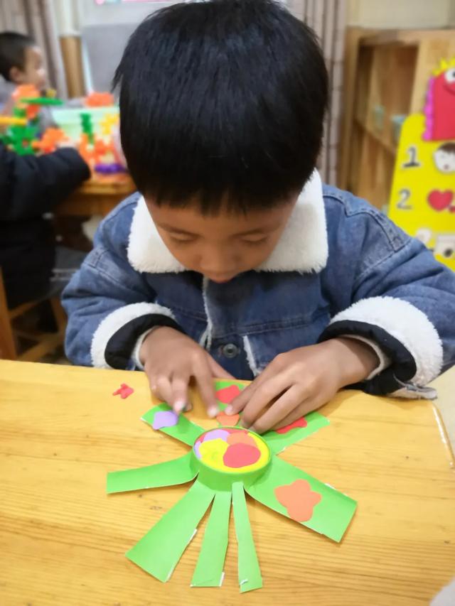 【校园动态】拾贰月Shi |小一班——“童趣风车里”创客课程故事
