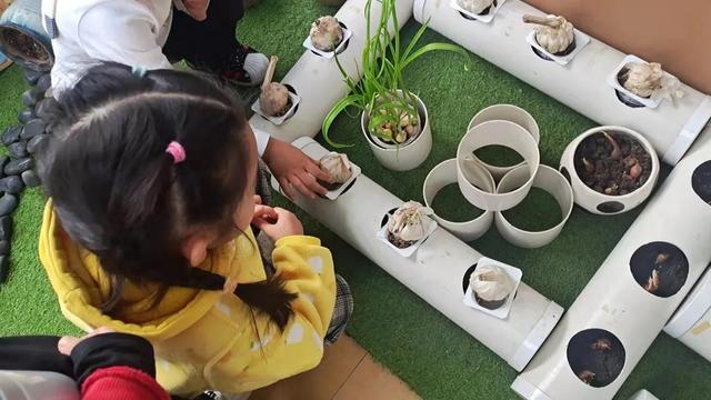 诺亚舟庆安小哈佛幼儿园中一班  快乐那么多，我都留住了