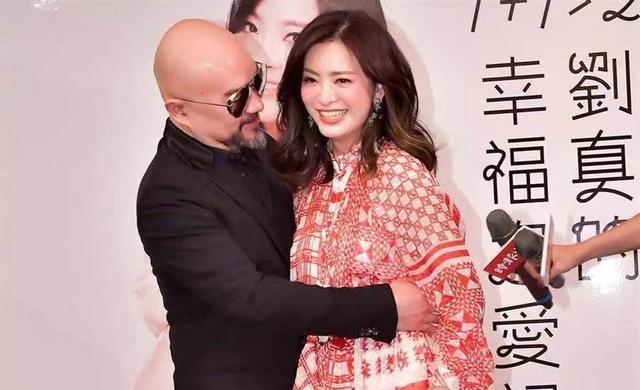 刘真离世两周年，辛龙发十二字悼念亡妻，断绝外界往来成苦行僧