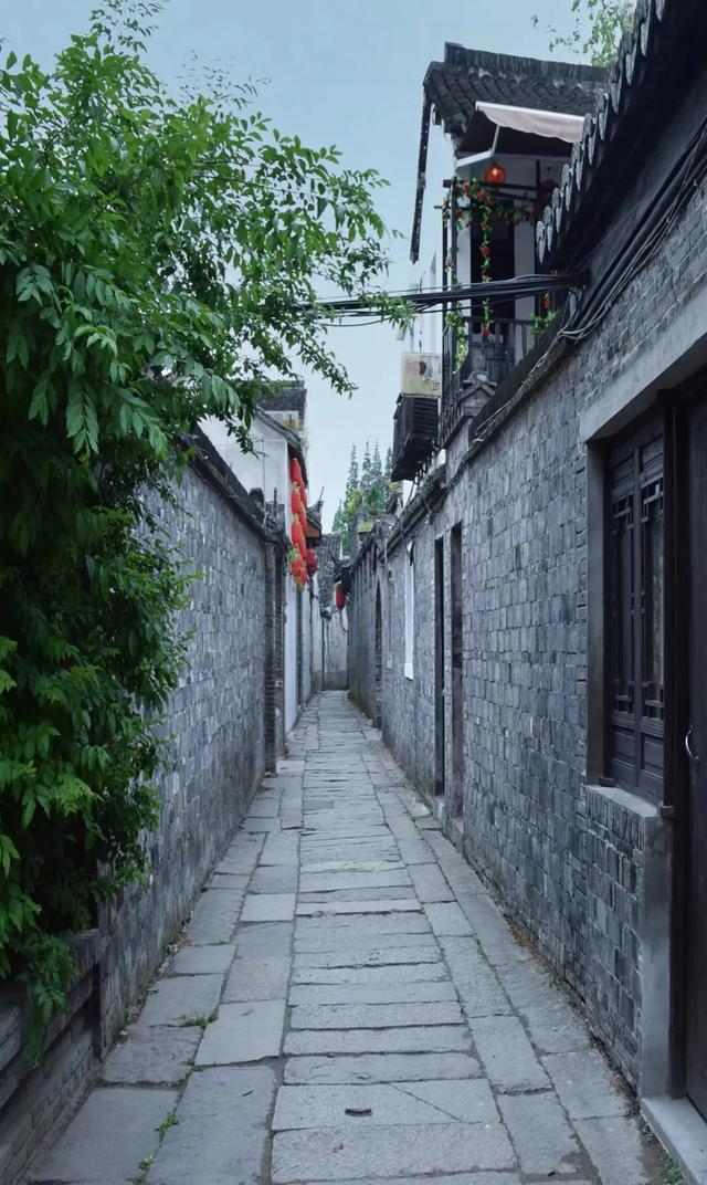 愿你心中山河壮阔，始终相信人间值得