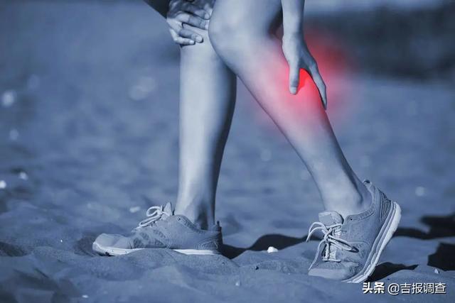 中医专家告诉你：抽筋怎么办？钙片不管用！2个穴位+泡脚就能缓解