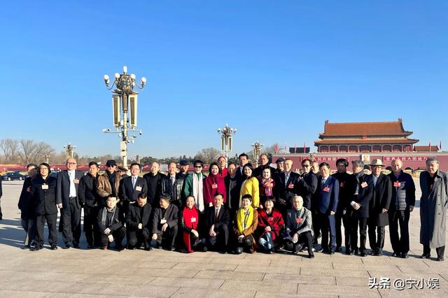 这6位娱圈演艺人员，凭什么能参加两会、被称“文艺工作者”