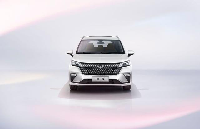 买车的再等等，将上市3款新车，比亚迪护卫舰07、全新红旗H5入围