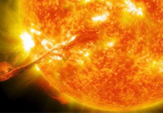 若太阳熄灭，人类要多久才能感知？8分钟后？准确来说是10000年