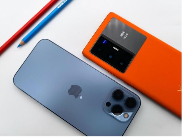 iPhone13ProMax与vivoX70Pro+影像对比，这次国产影像没输