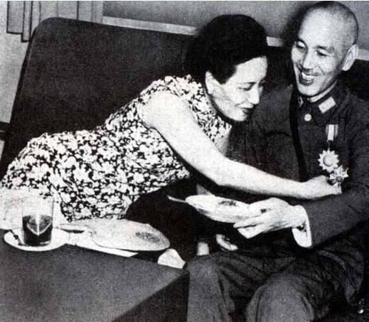 49年毛人凤列出暗杀名单，蒋介石亲笔添上三人：你还有菩萨心肠？