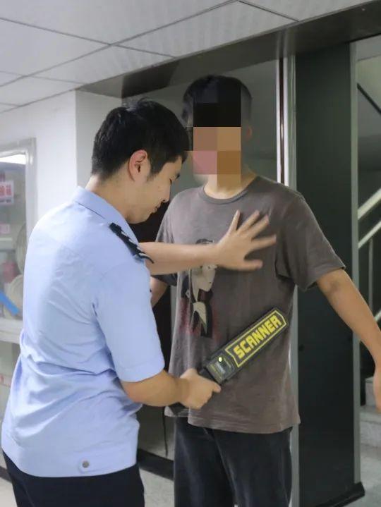 襄城法警2件用警执警案例入选湖北省检察院司法警察岗位练兵教材