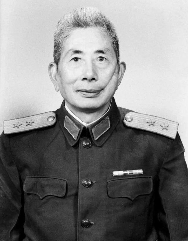 1955年首次授衔，177名中将时任职务简述，附各自戎装照片