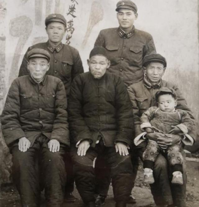 红军团长隐姓埋名，毛主席亲自派人去请：小顾，你在给我玩捉迷藏