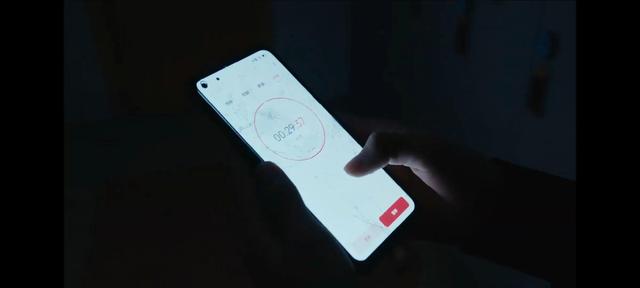 重生之门小王同学的手机大家有注意到吗？