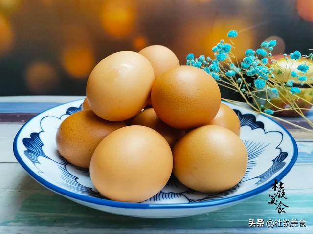 早餐孩子不愿吃饭，卤酱牛肉捎带几个鸡蛋，孩子连吃3个还要吃