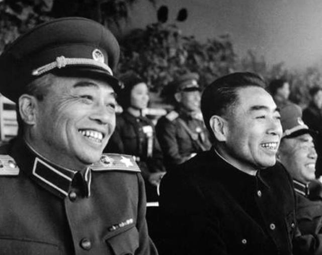 1951年陈赓从朝鲜回国，受邀参加舞会，过程中突然大喊“救命啊”