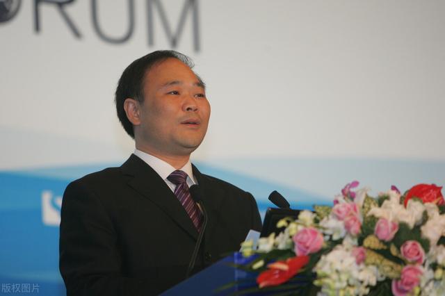 中国造车四十年，为啥只有李书福拿下了奔驰和沃尔沃？