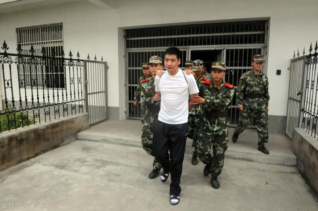 两会为何强调要严厉打击、严惩不贷拐卖妇女儿童的犯罪行为？