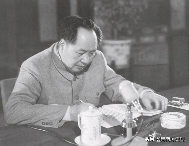 32岁李讷离婚，携子独居，毛主席落泪：闺女的婚事实在是草率啊