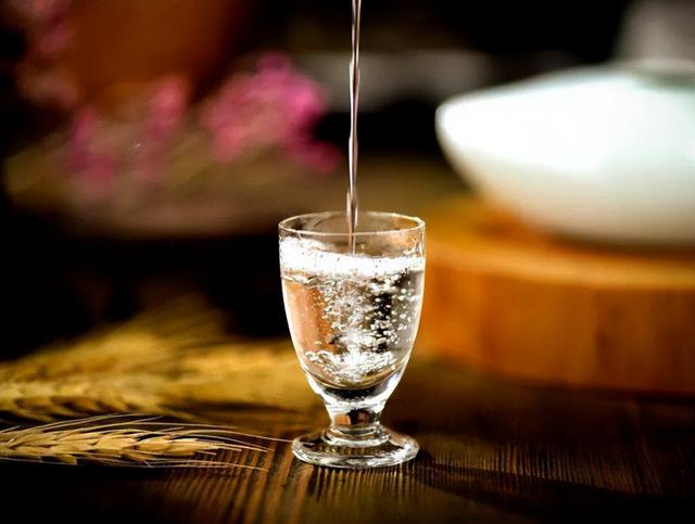 为啥需要戒酒？揭秘：喝酒后人体24小时的变化，看完你还去喝酒吗