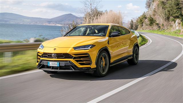 300万遭疯抢 最速量产燃油suv供不应求 法拉利坐不住了 新闻红