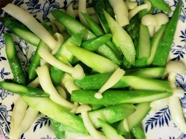 它是4月“蔬菜之王”，补维C补叶酸，心脏 血管都爱它