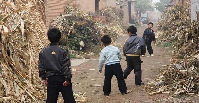 一组80年代儿童生活照，一晃就老了